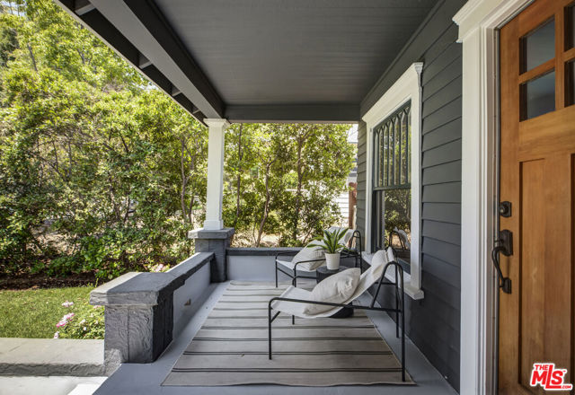 1022 N Marengo Avenue, Pasadena CA: https://media.crmls.org/mediaz/2d3ed03f-cf00-4811-a811-139473599c5c.jpg