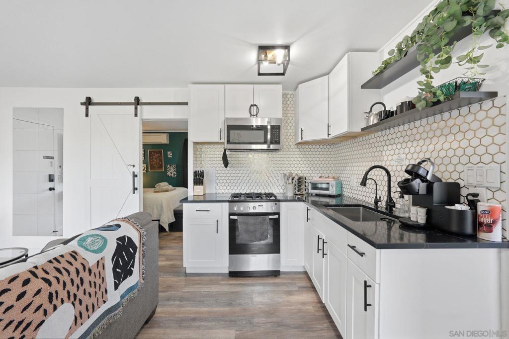 2585 J Street - photo 6