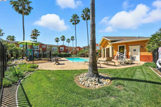 865 Carlisle Way, Sunnyvale CA: https://media.crmls.org/mediaz/2d41bb32-c6f8-4b5f-ace7-e4e1c7564f72.jpg