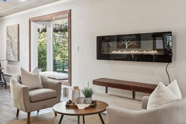 4613 Mirador Dr, Pleasanton CA: https://media.crmls.org/mediaz/2d4359d1-7a77-44ce-bbec-88d3e6332b74.jpg