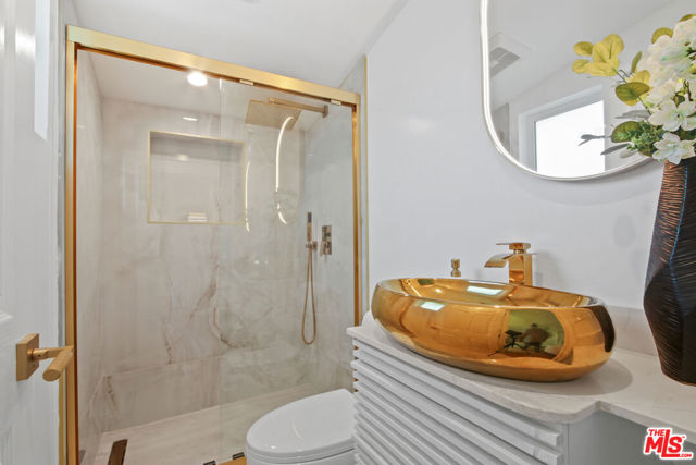 1902 Gates Avenue, Redondo Beach, California 90278, 3 Bedrooms Bedrooms, ,2 BathroomsBathrooms,Residential,For Sale,Gates,25597517