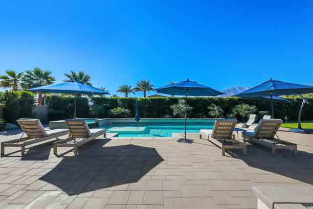 81320 Thunder Gulch Way, La Quinta CA: https://media.crmls.org/mediaz/2d44109c-609b-49a6-a468-233291ff80c6.jpg