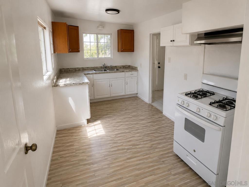 950 Washington Ave - photo 5
