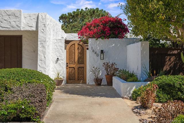 1640 El Paso Real, La Jolla CA: https://media.crmls.org/mediaz/2d446ece-2ce9-4423-9919-d13400929498.jpg