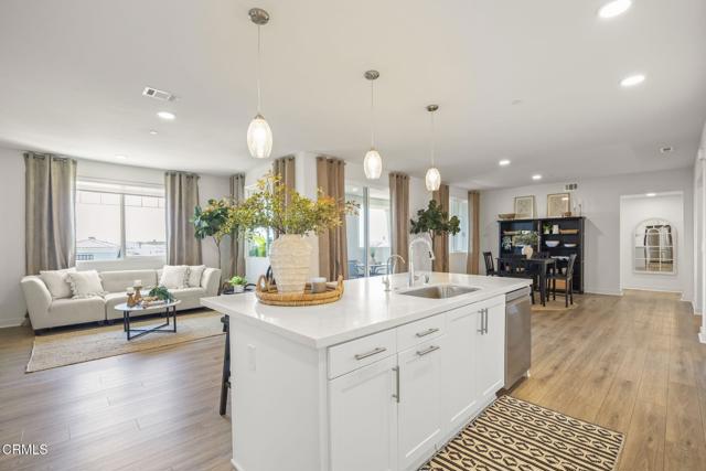 2870 Wagon Wheel Road, Oxnard CA: https://media.crmls.org/mediaz/2d4481a8-63be-4433-b734-bda9e2c3cb2b.jpg