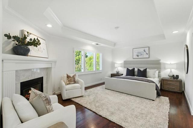 255 Robin Way, Menlo Park CA: https://media.crmls.org/mediaz/2d456c0d-4bad-483e-9360-5d65faf15a5a.jpg