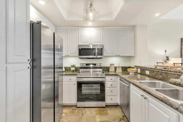 9253 Regents, La Jolla CA: https://media.crmls.org/mediaz/2d45c652-bd83-4e85-ad76-3102352a82a9.jpg