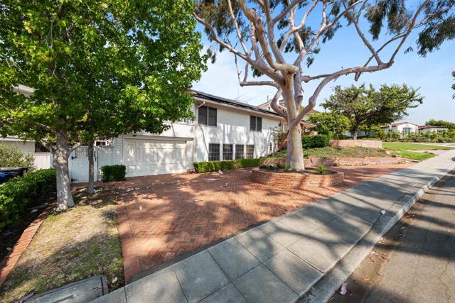 855 Country Club Drive, Chula Vista CA: https://media.crmls.org/mediaz/2d45cc4e-284b-4802-a3d0-7486f5a8ac42.jpg