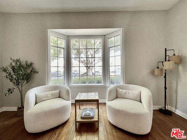 1436 S Spaulding Avenue, Los Angeles CA: https://media.crmls.org/mediaz/2d464a68-9cb1-4477-afc4-eff04a0e6943.jpg