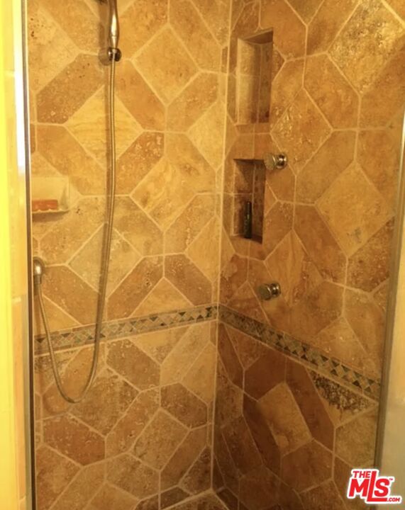 3635 Via Pacifica Walk, Oxnard CA: https://media.crmls.org/mediaz/2d467419-6f56-48d7-9934-cf3678d857ef.jpg