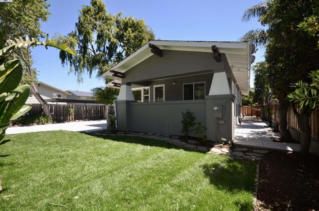4544 Thornton Ave, Fremont CA: https://media.crmls.org/mediaz/2d4690c1-b01e-485b-8ce6-1dc11ab856f4.jpg