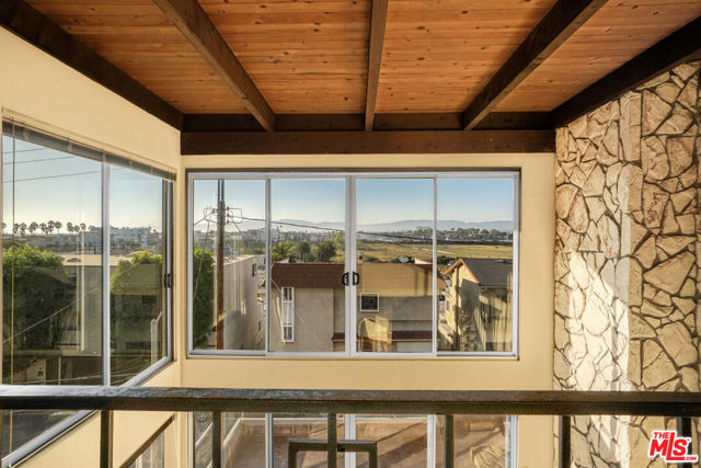 364 Pershing Drive, Playa del Rey CA: https://media.crmls.org/mediaz/2d46bb65-68f4-42f8-8201-6125d5a78901.jpg