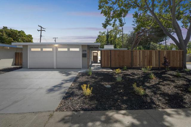 3050 Mauricia Avenue, Santa Clara CA: https://media.crmls.org/mediaz/2d470b6e-cdaa-4d4c-8294-d5edd740fddf.jpg