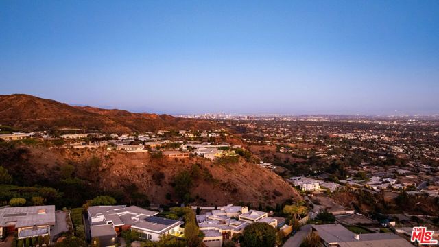 Drew Fenton | 1058 Vista Grande Drive Pacific Palisades CA | MLS: 7137758