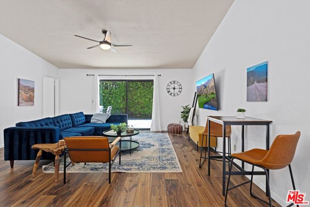 401 E San Rafael Drive, Palm Springs CA: https://media.crmls.org/mediaz/2d473f17-7272-4ba7-b78b-49194def222c.jpg