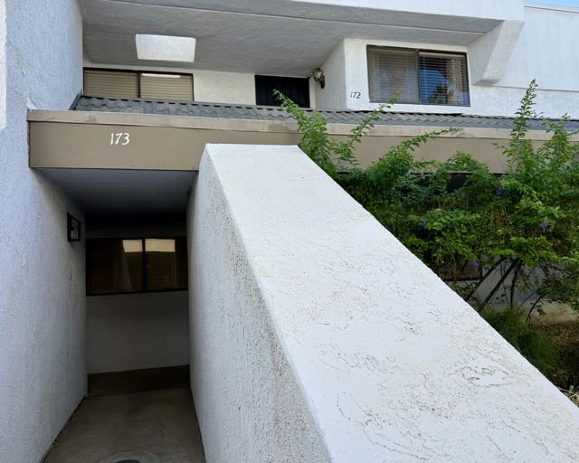 5301 E Waverly Dr., Palm Springs CA: https://media.crmls.org/mediaz/2d48159e-2c82-480b-bf68-caf53fe14d83.jpg