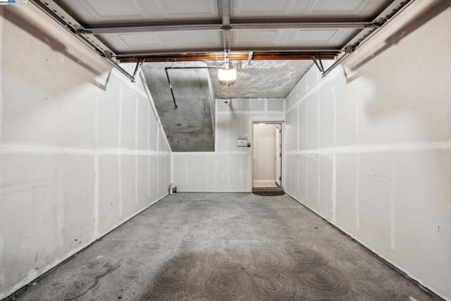 4225 Clarinbridge Cir, Dublin CA: https://media.crmls.org/mediaz/2d4825fa-280a-429f-971b-b5e0e90d63b2.jpg
