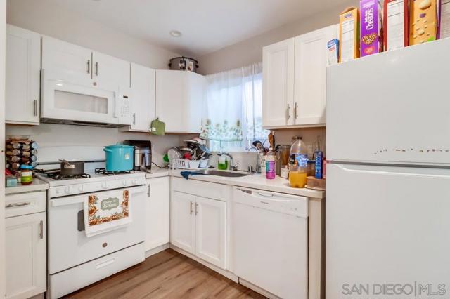 201 Treewood Street, San Diego CA: https://media.crmls.org/mediaz/2d482869-facd-4846-a8cf-c4c246e88b46.jpg