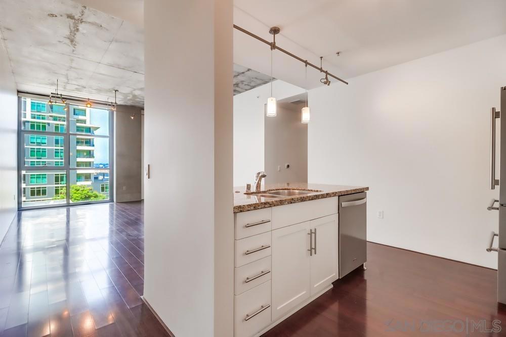 MLS #250035729SD img 4