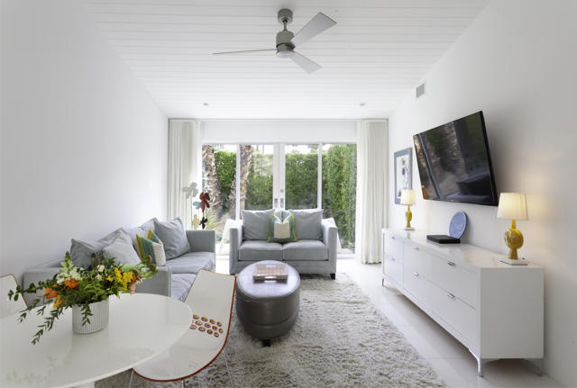 1147 Los Robles Drive, Palm Springs CA: https://media.crmls.org/mediaz/2d49ebaa-e394-4798-81f0-e3b609295b22.jpg