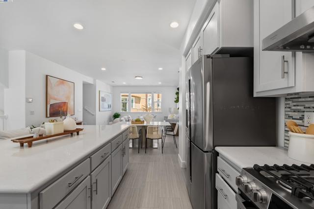 38930 Lemongrass Way, Newark CA: https://media.crmls.org/mediaz/2d4af06e-2ee6-43fc-be35-ea9f7d2c2b77.jpg