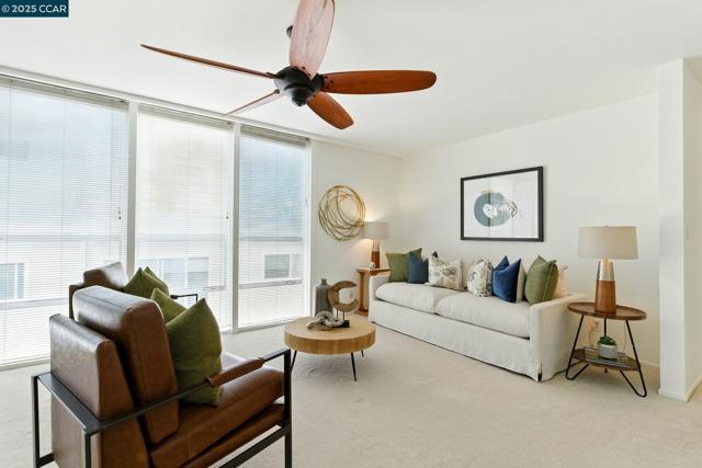 193 Montecito, Oakland CA: https://media.crmls.org/mediaz/2d4b38fb-60b4-4b89-94f5-f62f0c943c17.jpg