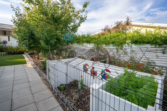 1212 H St, Ramona CA: https://media.crmls.org/mediaz/2d4bd1a5-888f-44c9-a3b9-a468ed029f06.jpg