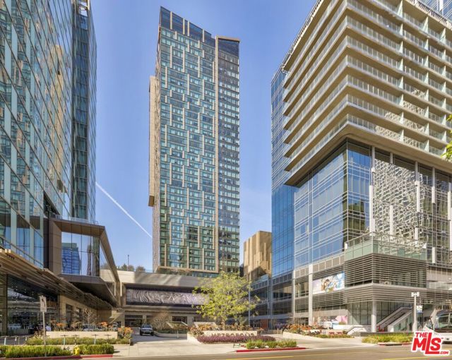 889 Francisco Street, Los Angeles CA: https://media.crmls.org/mediaz/2d4c27fa-baeb-471d-adf4-e29bb14fdebe.jpg