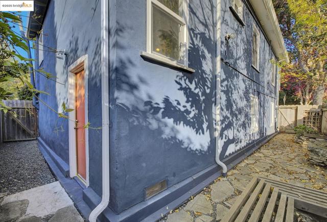 2406 10th, Berkeley CA: https://media.crmls.org/mediaz/2d4d0300-5bd6-4209-9908-719a9081cbcd.jpg