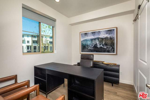 1483 W Vista Way, San Pedro CA: https://media.crmls.org/mediaz/2d4d471d-38aa-4c25-b832-98a31f2591eb.jpg