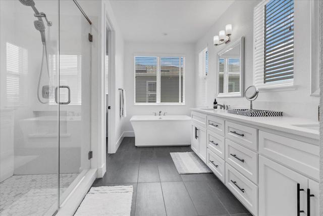 273 Skyview Drive, Marina CA: https://media.crmls.org/mediaz/2d4e13a7-358b-4adc-8cbf-0cf599306511.jpg