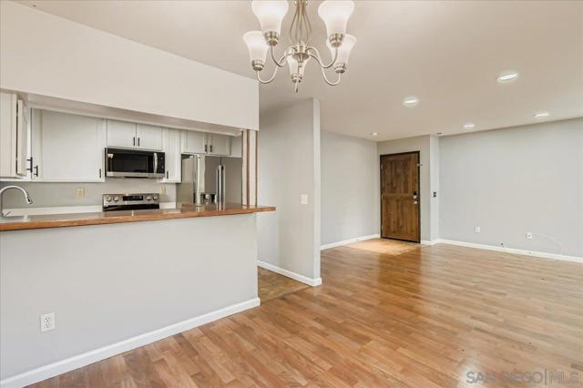 11313 Avenida De Los Lobos, San Diego CA: https://media.crmls.org/mediaz/2d4e253c-4be7-419a-9bb6-01ab2df986e9.jpg