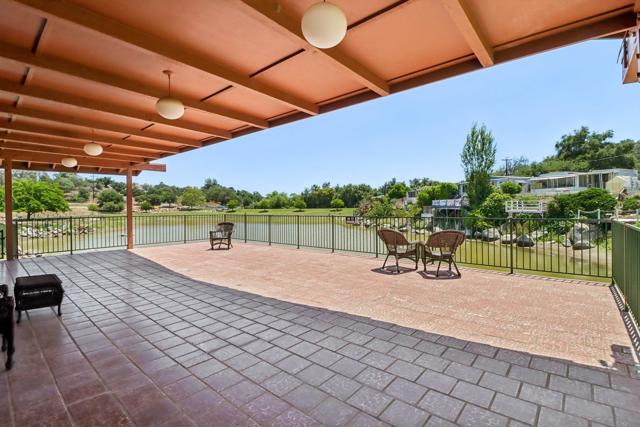 28890 Lilac Rd, Valley Center CA: https://media.crmls.org/mediaz/2d4e3309-e18e-4c3b-8544-0a4bf24cde4c.jpg