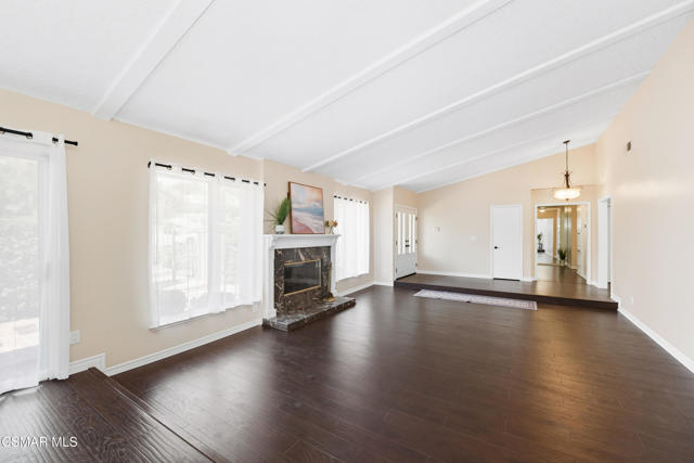 20027 Hiawatha Street, Chatsworth CA: https://media.crmls.org/mediaz/2d4e4d43-8fe5-4a2e-87af-884b90c0f849.jpg