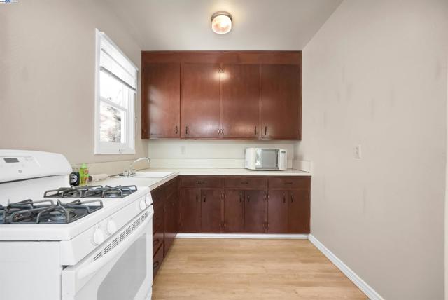 75 Kilkare Rd, Sunol CA: https://media.crmls.org/mediaz/2d4eed0c-09e7-4288-bb37-5f89c6a8dfe9.jpg