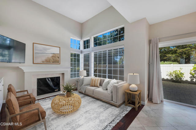 180 Windrose Drive, Newbury Park CA: https://media.crmls.org/mediaz/2d4f0612-ea51-487b-9e57-ec1b1213f0bc.jpg