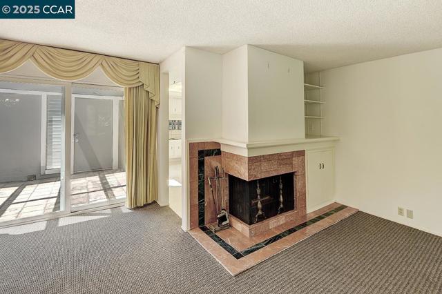 3333 Tice Creek Dr, Walnut Creek CA: https://media.crmls.org/mediaz/2d4f32b6-e5d7-417a-942c-622645655577.jpg