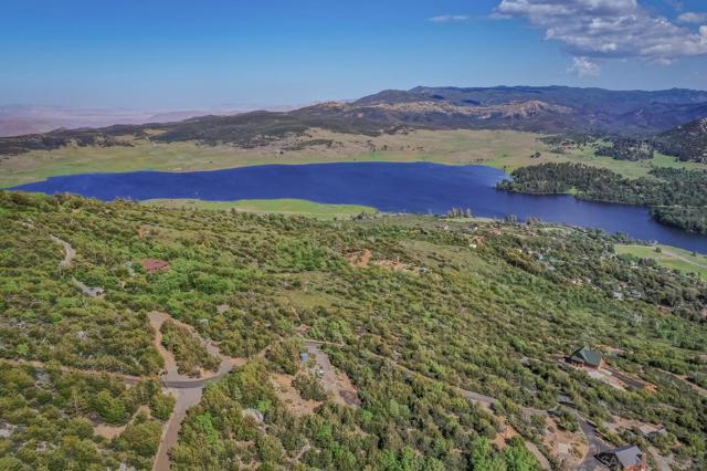 35750 Mountain Circle Drive, Julian CA: https://media.crmls.org/mediaz/2d50907a-9949-474d-a3f7-d20e055e1a98.jpg