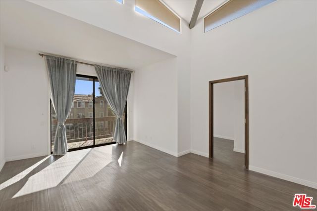 2175 S Beverly Glen Boulevard, Los Angeles CA: https://media.crmls.org/mediaz/2d511e3a-aaf7-4348-abcb-cdfb532b0322.jpg