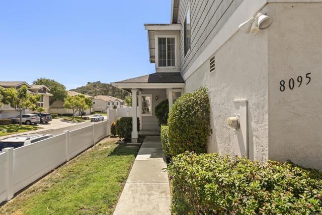 Detail Gallery Image 3 of 28 For 8095 Mission Vista Dr, Del Cerro,  CA 92120 - 3 Beds | 2/1 Baths