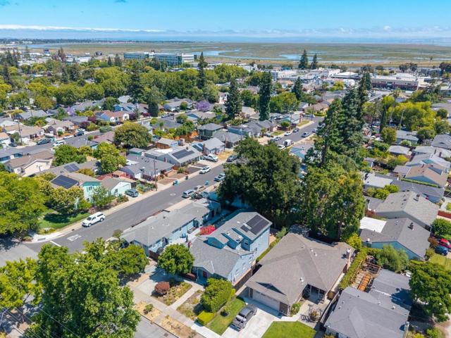 1518 Arguello Street, Redwood City CA: https://media.crmls.org/mediaz/2d5165f5-a9b0-4e02-a890-d5789236a9c0.jpg