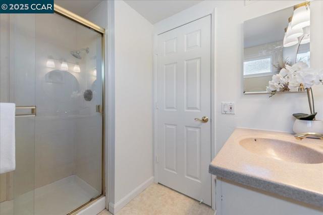 2551 Toltec Cir, San Ramon CA: https://media.crmls.org/mediaz/2d516a7b-3978-4eae-9122-627c3d3756cb.jpg