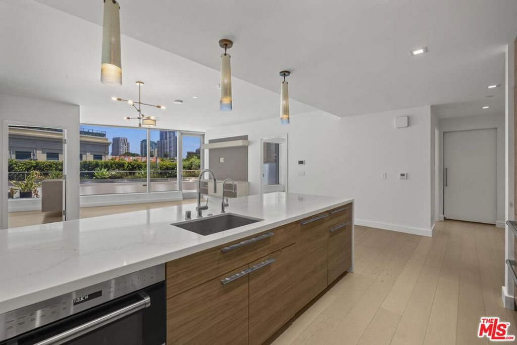 888 E Street - photo 4