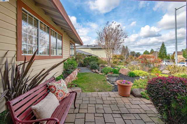 Image 7 of 42 For 669 Sylvaner Dr