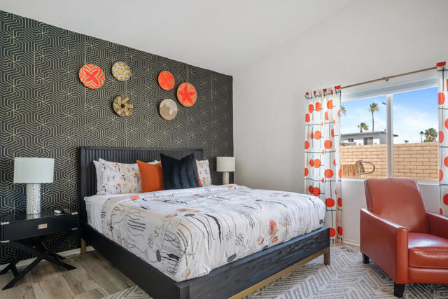 2312 Shannon Way, Palm Springs CA: https://media.crmls.org/mediaz/2d528169-db13-4c2f-9ccd-bdbdcc7891de.jpg