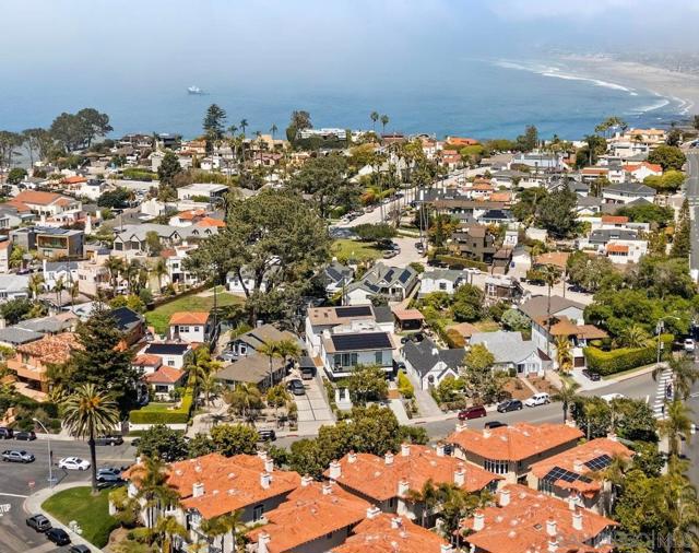 7715 Ivanhoe Ave, La Jolla, California 92037, 3 Bedrooms Bedrooms, ,2 BathroomsBathrooms,Townhouse,For Sale,Ivanhoe Ave,250027731SD