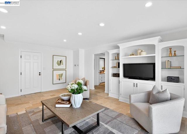 Image 33 of 60 For 976 Richard Ln