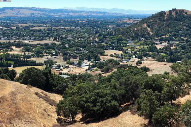 0 Oak Glen Ave, Morgan Hill CA: https://media.crmls.org/mediaz/2d5400c3-3b12-47fc-9451-b8c993683e7d.jpg