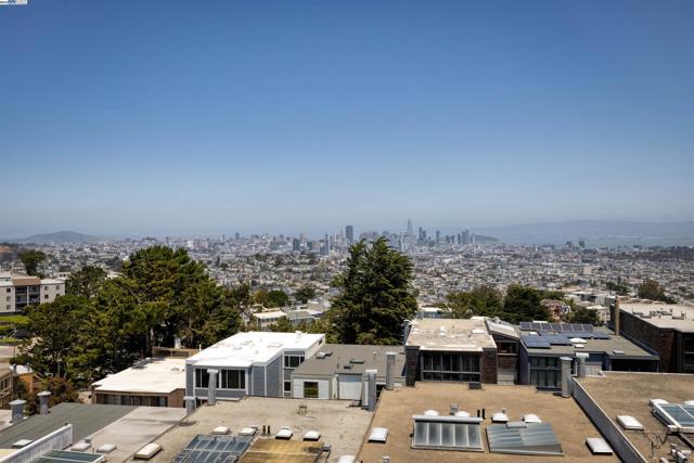 17 Ora Way, San Francisco CA: https://media.crmls.org/mediaz/2d542a94-2134-48cc-b325-453f28208705.jpg