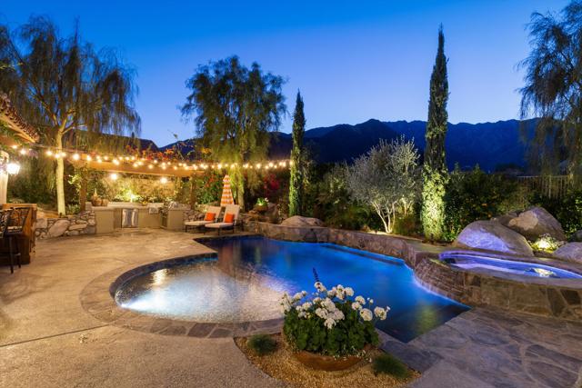 2489 Tuscany Heights Drive, Palm Springs CA: https://media.crmls.org/mediaz/2d549fec-aa51-41f0-bd0a-654cefa8ed36.jpg